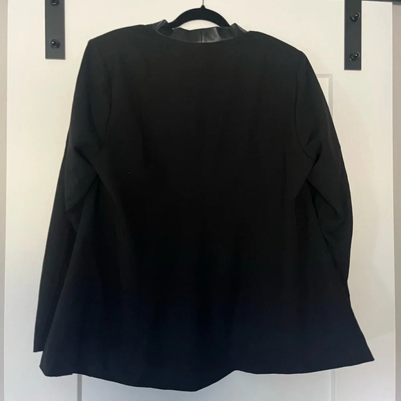 Torrid Size 2 Blazer - Picture 5 of 5